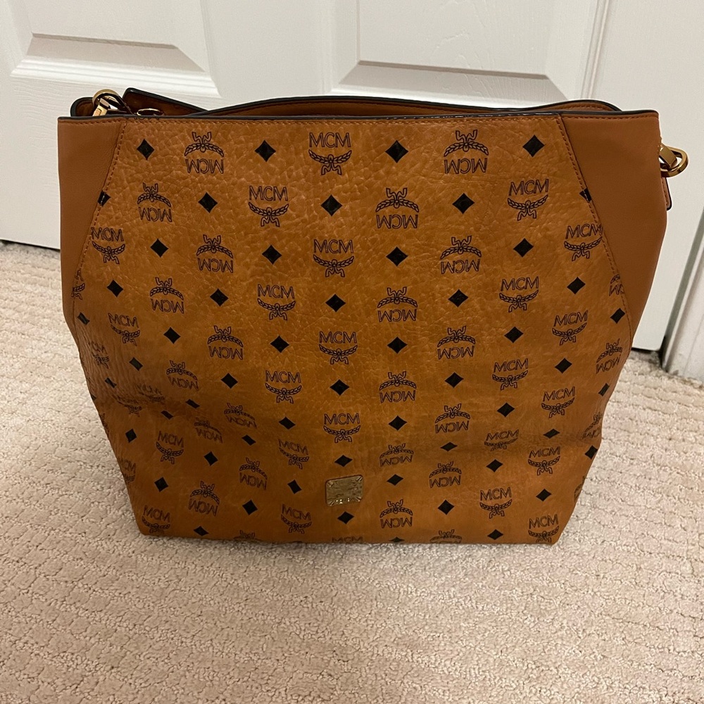Womens MCM large handbag can be worn as shoulder bag or crossbody gently used